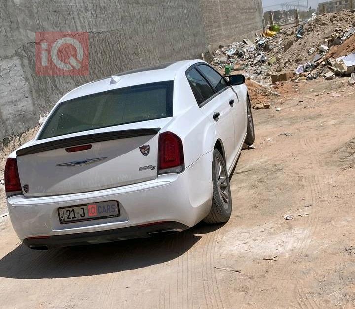 کرایسلەر 300